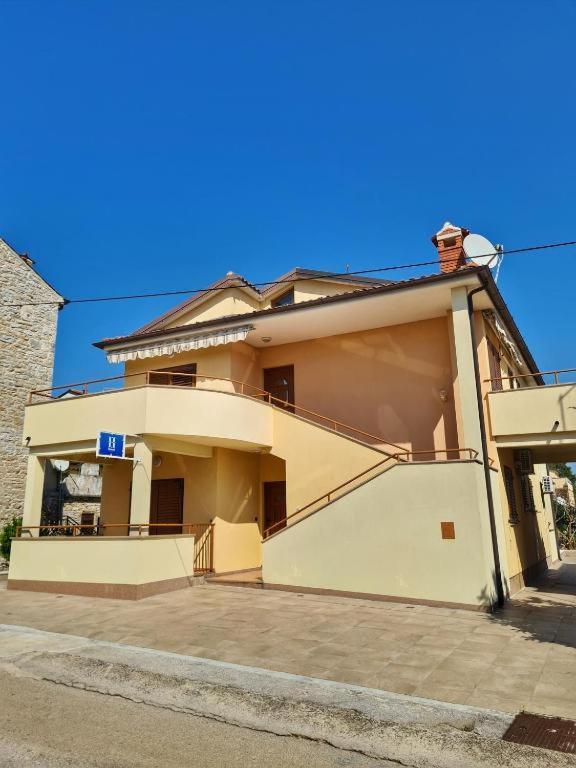 Apartments Manuel Novigrad  Exterior photo